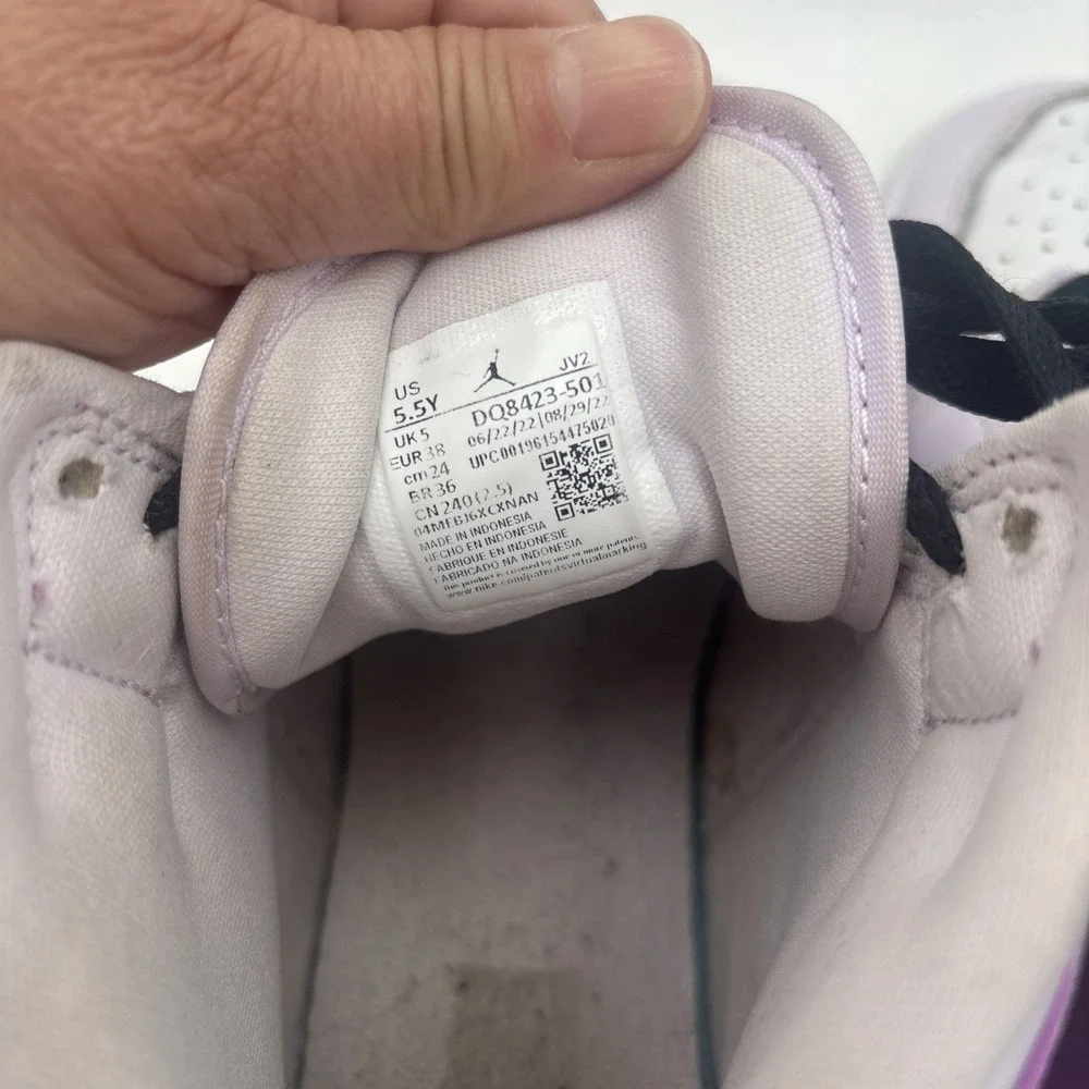 Nike Air Jordan 1 Mid GS White Barely Grape‎ DQ8423-501 Size 5.5 Youth / 7W